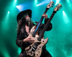 RON 'BUMBLEFOOT' THAL Talks 'Genuine' And 'Weird' Solo Career: 'I Just Want To Show All Sides Of Myself'