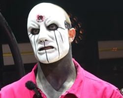 SLIPKNOT's ELOY CASAGRANDE: Tour Kit Rundown For MODERN DRUMMER Magazine (Video)