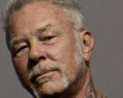 METALLICA's JAMES HETFIELD On His Lyric Writing: 'I Want The Words To Just Be As Powerful As Possible'