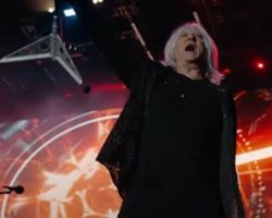 DEF LEPPARD Shares Video Recap Of León, Mexico Concert Without VIVIAN CAMPBELL
