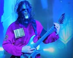 SLIPKNOT's MICK THOMSON Introduces New Signature Guitar From ESP