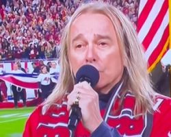 Watch: CHEAP TRICK's ROBIN ZANDER Sings National Anthem At Tampa Bay Buccaneers Vs. Washington Commanders Game