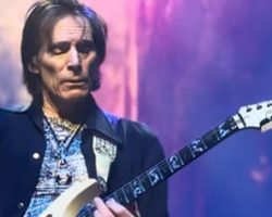 STEVE VAI On JOHN SYKES: 'He Was Really A Great Player And A Great Guitar Orchestrator'