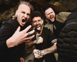 ALIEN WEAPONRY Takes Aim At Social Media On New Single '1000 Friends'