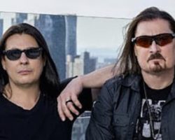 JAMES LABRIE Says MIKE MANGINI Was 'Very Professional' About Being Dismissed From DREAM THEATER: 'He Took It In Style And Class'