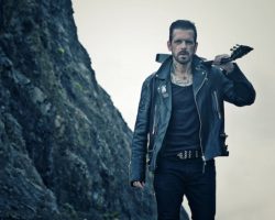 RICKY WARWICK Talks 'Cathartic' New Solo Album: 'People Don't Need To Be Reminded Of How F***ed Up The World Is'