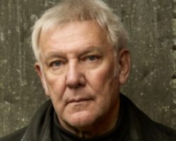 ALEX LIFESON Says He And GEDDY LEE Were Invited To Take Part In OZZY OSBOURNE's Final Concert