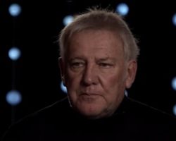 ALEX LIFESON Doesn't Mind Constantly Answering Questions About RUSH: 'I Get It. It's Okay.'