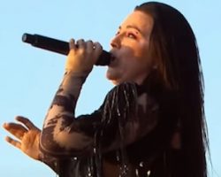 EVANESCENCE's AMY LEE: 'We Are Working On A Lot Of Songs Right Now For The New Album'