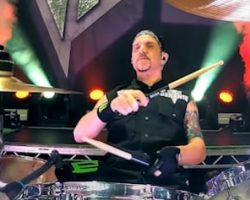 ANTHRAX To Resume Recording New Album Next Week: 'It's In The Oven And Cooking', Says CHARLIE BENANTE