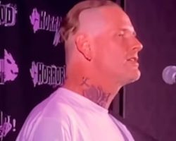 Watch: SLIPKNOT's COREY TAYLOR Plays First Acoustic Show In Over Three Years