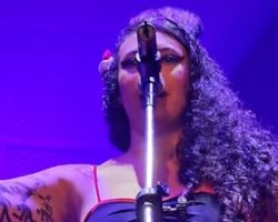 CRYPTA/Ex-NERVOSA Frontwoman FERNANDA LIRA Launches Tribute To AMY WINEHOUSE With São Paulo Concert