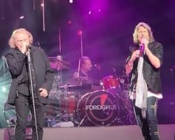Watch: LOU GRAMM Joins FOREIGNER On Stage In Clearwater, Florida