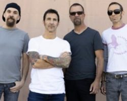 SULLY ERNA Says 'Personal Things' Are Preventing SHANNON LARKIN And TONY ROMBOLA From Touring With GODSMACK