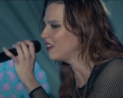 HALESTORM's LZZY HALE Is Writing Her 'Biography': 'But It Is Also A Fantasy Novel', She Says