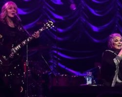 HEART's NANCY WILSON Says Fans 'Have Been Really Supportive' About ANN WILSON Performing In A Wheelchair