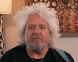 STEVE LUKATHER Shoots Down Rumor He Will Play Guitar On New VAN HALEN Album