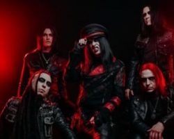WEDNESDAY 13 Says 'Mid Death Crisis' 'Isn't A Metal Record': 'I Wrote A Punk, Glam, Hard Rock' Album
