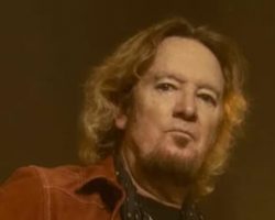 IRON MAIDEN's ADRIAN SMITH On Artificial Intelligence: 'It's Like The Beginning Of The End'