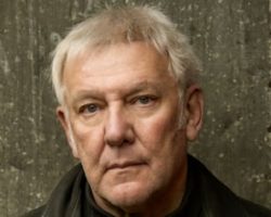 RUSH's ALEX LIFESON Is Open To Writing Book About His 40 Years On The Road