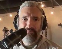 SEVENDUST's CLINT LOWERY Talks About His New Faith In Jesus And How God Is Using Him In The Band