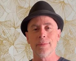 ARMORED SAINT's JOHN BUSH On His Singing Approach: 'What I Always Strive To Do Is Just Sound Unique'