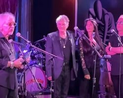 Watch: Original KISS Drummer PETER CRISS Presented With 'Legacy Award' At Benefit Concert For First Responders