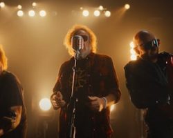 SAMMY HAGAR Shares Music Video For His EDDIE VAN HALEN-Inspired New Song 'Encore, Thank You, Goodnight.'