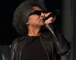 WILLIAM DUVALL Didn't Try To Be LAYNE STALEY When He First Joined ALICE IN CHAINS: 'I Wouldn't Have Done It Any Other Way'