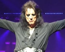 ALICE COOPER On Still Touring At Age 77: 'I Never Get Tired Of Doing It'