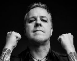 Ex-FEAR FACTORY Singer BURTON C. BELL Releases Lyric Video For New Single 'Savages'