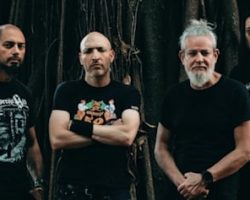 SEPULTURA Bassist's CULTURA TRES Collaborates With Latin Rock Superstar JUANES On 'Cien' Single
