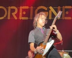 FOREIGNER Releases Spanish-Language Version Of 'Urgent'