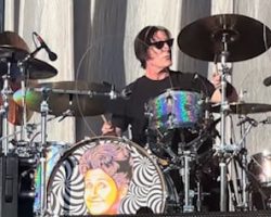 ALICE IN CHAINS Cancels All May 2025 Concerts Due To SEAN KINNEY's Health