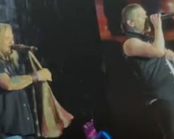 Watch: SHINEDOWN Joined By LYNYRD SKYNYRD's JOHNNY VAN ZANT And RICKEY MEDLOCKE For 'Simple Man' Performance