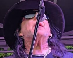 FASTER PUSSYCAT's TAIME DOWNE Opens Up About Fiancée's Death: 'I Loved The Hell Out Of' Her