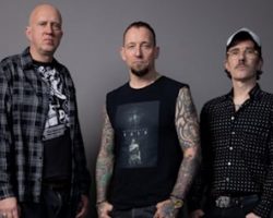 VOLBEAT's JON LARSEN Says ROB CAGGIANO's Departure Hasn't Affected Band's Musical Direction And Personal Dynamics