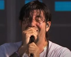 DEFTONES Cancel GLASTONBURY Festival Performance Due To 'An Illness In The Band'