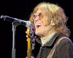 GLENN HUGHES On His Upcoming Solo Album 'Chosen': 'It's Another Extension Of Who I Am'