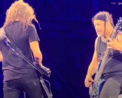 Watch: METALLICA's ROBERT TRUJILLO And KIRK HAMMETT Cover DEATH's 'Pull The Plug' During Tampa Concert