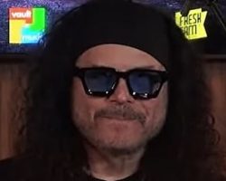 JEFF SCOTT SOTO's Advice To Young Musicians: 'If You Don't Learn The Business, You're Screwed'