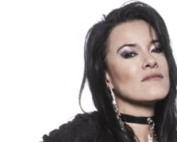 Ex-EVANESCENCE Guitarist JEN MAJURA Is 'Stepping Away' From Music Industry: 'I Just Can't Identify With Today's Attitude And Values Anymore'