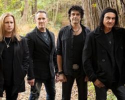 LAST IN LINE's ANDREW FREEMAN Sets Record Straight: 'We Don't Have A Whole' Fourth Album 'Done' Yet