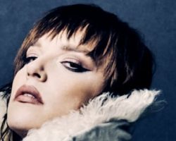 HALESTORM's LZZY HALE On Singing Live On Tour: 'I'm Proud To Say That I Hardly Warm Up Anymore'