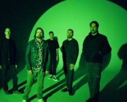 SILVERSTEIN Shares Music Video For 'Drain The Blood' Featuring DAYSEEKER's RORY RODRIGUEZ