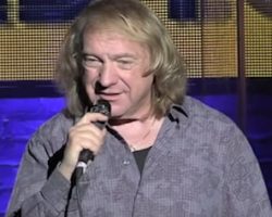 Hear Newly Finished FOREIGNER '4'-Era Song 'Fool If You Love Him', Featuring LOU GRAMM On Vocals