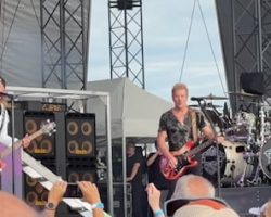 NIGHT RANGER's BRAD GILLIS Pays Tribute To OZZY OSBOURNE: 'He Gave Me My Start'