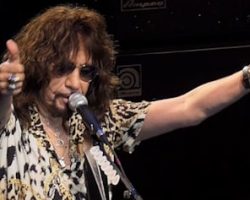 ACE FREHLEY On KISS's Upcoming Las Vegas Fan Event: 'They Asked Me' To Appear 'And I Declined'