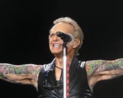 Watch: DAVID LEE ROTH Performs VAN HALEN Classics In Atlantic City During Summer 2025 Tour