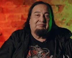 FEAR FACTORY's DINO CAZARES: 'MILO SILVESTRO Is Reminiscent Of What BURTON C. BELL Sounded Like Back In '95, '96'